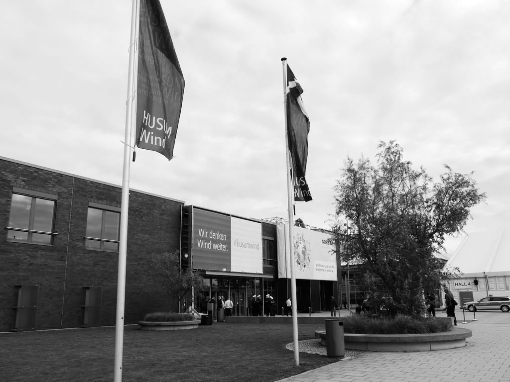 p1090492