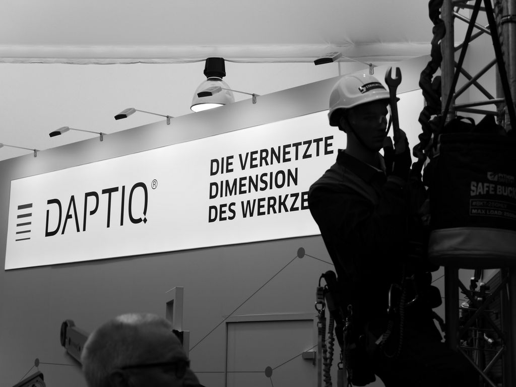 p1090553
