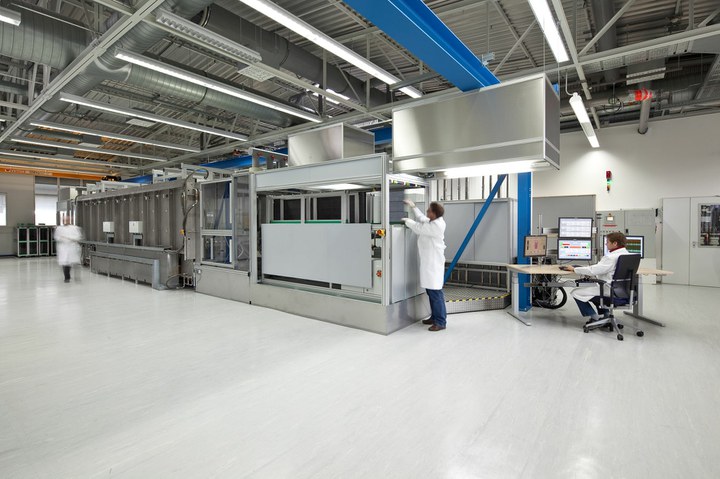 ProConCVD Anlage zur Herstellung von epitaktischen Wafern mittels Epitaxie. ©Fraunhofer ISE