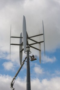 Kleinwindkraft als Ersatz für multimegawattstarke Windparks? Bestimmt nicht. Doch bieten Kleinwindanlagen für Unternehmungen und Immobilienbesitzer in windstarken Regionen eine wirtschaftlich attraktive Option in der Stromversorgung. / Pressebild: Envergate Energy AG