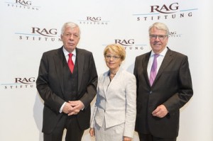Der Vorstand der RAG-Stiftung (v.l.n.r.): Dr. Werner Müller (Vorsitzender), Bärbel Bergerhoff-Wodopia (Vorstand Personal), Dr. Helmut Linssen (Vorstand Finanzen). © Nikelowski. 