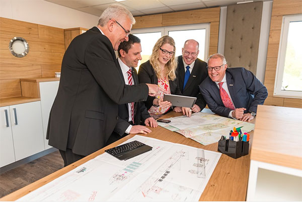 Die neuen Räume bieten Platz für insgesamt fünf Großraumbüros, einen Empfangsbereich, einer Küche, einem Besprechungsraum und Sanitäranlagen