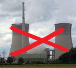Ein Meiler geht vom Netz, acht andere laufen weiter - obwohl sie für die Stromversorgung überflüssig sind / Pressebild: .ausgestrahlt