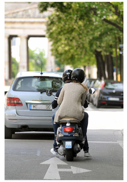 Kaum noch einer kommt auf die Idee, ohne Zwang mit dem Auto durchs Zentrum zu fahren, die Städte sind voll.