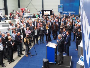 Rund 600 Besucher aus dem gesamten deutschsprachigen Raum haben sich Ende Juni bei der diesjährigen Hausmesse von WEILER über die Themen Automation, Ausbildung und Sicherheit im Werkzeugmaschinenbau informiert (Foto: WEILER Werkzeugmaschinen GmbH).