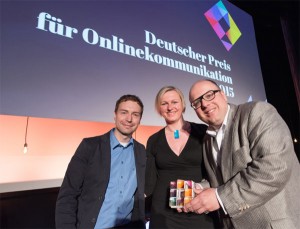 Das Foto im Anhang zeigt von links nach rechts: Kolja Schwab, Windwärts Energie GmbH, Leiter Kommunikation; Silvia Augustin, Windwärts Energie GmbH, Pressesprecherin/Öffentlichkeitsarbeit;  Dr. Stefan Dietrich, Pressesprecher/Projektkommunikation. Bitte beachten Sie, dass die Veröffentlichung an folgende Quellenangabe gekoppelt ist: ,,Quelle: Laurin Schmid/Helios Media".