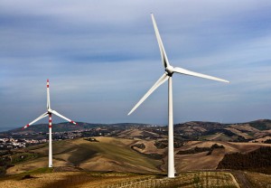 Übernahme eines Windparks in Italien Die Kooperation HelveticWind hat einen Vertrag zum Kauf eines projektierten Windparks in Genzano di Lucania in Italien (Basilicata) unterschrieben. / Pressebild: BKW