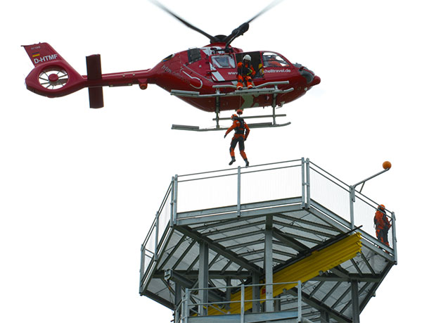 Airbus Helicopters sieht einen wachsenden Markt und geht weltweit von einem Bedarf von um die 1000 Hubschraubern bis 2030 aus. Die H135 eignet sich im besonderen Masse dafür, da sie wesentliche Eigenschaften vereint, die sonst im Markt kauf zu finden sind: kompakte Größe, bei sehr hoher Einmotorenleistung (falls eines von zwei Triebwerken ausfällt), hohe Sicherheitsstandards, modernste Avionik, geringe Einsatzkosten und leisester Hubschrauber auf dem Markt. / Pressebild