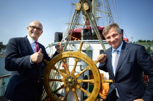 50Hertz begeht heute im Beisein des Ministerpräsidenten des Landes Mecklenburg-Vorpommern, Erwin Sellering, und 80 Gästen aus Politik, Verwaltung, Wirtschaft und Medien den feierlichen Baustart für das Offshore-Kabelprojekt Ostwind 1 / Pressebild
