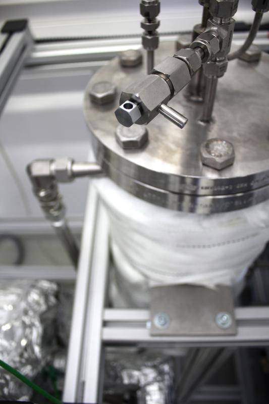 Thermoöl-gekühlter Synthesereaktor im Technikum des DBFZ Foto: DBFZ