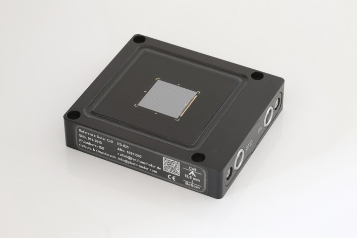 Neue Referenzzelle des Fraunhofer ISE entwickelt nach den internationalen Standards der World PV Scale (WPVS). ©Fraunhofer ISE