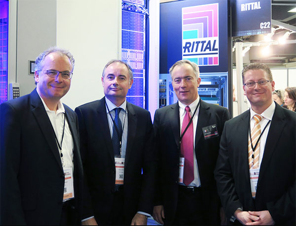 Rittal, weltweit führender Systemanbieter von IT-Infrastrukturen, und HP Data Center Facilities, führender Anbieter von IT-Komplettlösungen, in Frankreich eine strategische Partnerschaft geschlossen: Marcus Fischbach (Leiter Business Development IT, Rittal), Pascal Lecoq (Leiter Data Center Services HP), Dominique Manet, (Managing Director, Rittal Frankreich) und Thomas Rehhorn (Abteilungsleiter Vertrieb Nord-West-Europa) wollen damit den Vorsprung im IT-Geschäft weiter ausbauen.