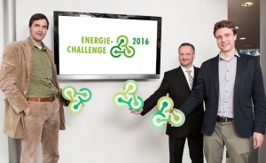Bildunterschrift: Henning Brüggemann (Vorsitzender Klimapakt), Ulrich Spitzer (Geschäftsleitung Klimapakt) und Martin Beer (Klimaschutzmanager) geben den Startschuss für die „Energie-Challenge 2016“! 