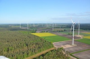 Fotografen: Roland Schneider (Fotos mit Personen des enercity-Windteams) und Steffen-Alexander Meyer (3 WKA und Panorama)