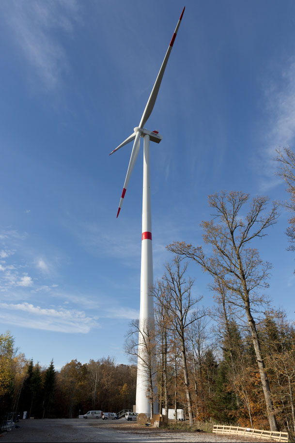 Mitte November 2015 hat die Windenergieanlage auf der Gemarkung Michelbach/Bilz ihren Betrieb aufgenommen. An dieser Anlage konnten sich Bürgerinnen und Bürger über die Bürgerwindpark Hohenlohe GmbH beteiligen.