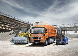 Bosch stellt innovative Lösungen für Nutzfahrzeuge vor Bagger, Kipplaster oder Traktor – Bau- und Landmaschinen müssen durch Normen wie Tier 4 Final (USA) oder Stage V (Europa) in den nächsten Jahren nochmals sauberer werden. Bosch bietet vielfältige Lösungen, um sowohl die Betriebskosten als auch die Emissionen von Off-Highway-Anwendungen deutlich zu senken.