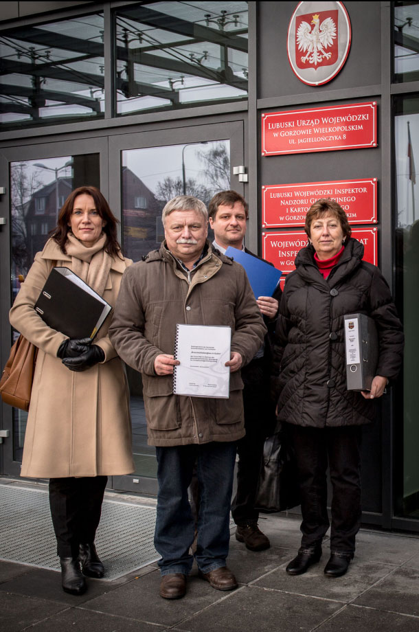 Vertreter der Grenzregion in Gorzów. Von links nach rechts: Birgit Jeschke (GRÜNE LIGA), Peter Jeschke (Bürgermeister Schenkendöbern), Andreas Stahlberg (Gemeindeverwaltung Schenkendöbern), Silvia Eichenfeld (Stadtverwaltung Guben) / Pressebild