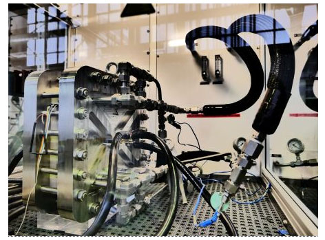 Der Ekolyser-Prototyp des Jülicher Instituts für Energie- und Klimaforschung hat seine vorgesehene Laufzeit von 1000 Stunden erreicht. Copyright: Forschungszentrum Jülich