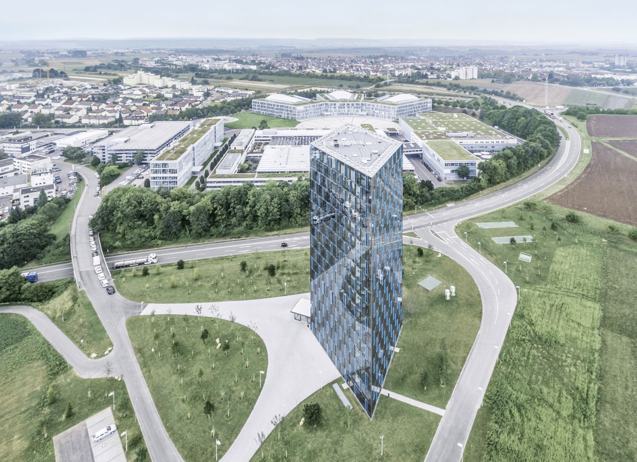 AutomationCenter Kunden können wählen: Qualifizierte technische Händler, die jetzt am neuen Handelspartnerprogramm teilnehmen, ergänzen jetzt den Direktvertrieb von Festo in Deutschland. (Foto: Festo AG & Co. KG)
