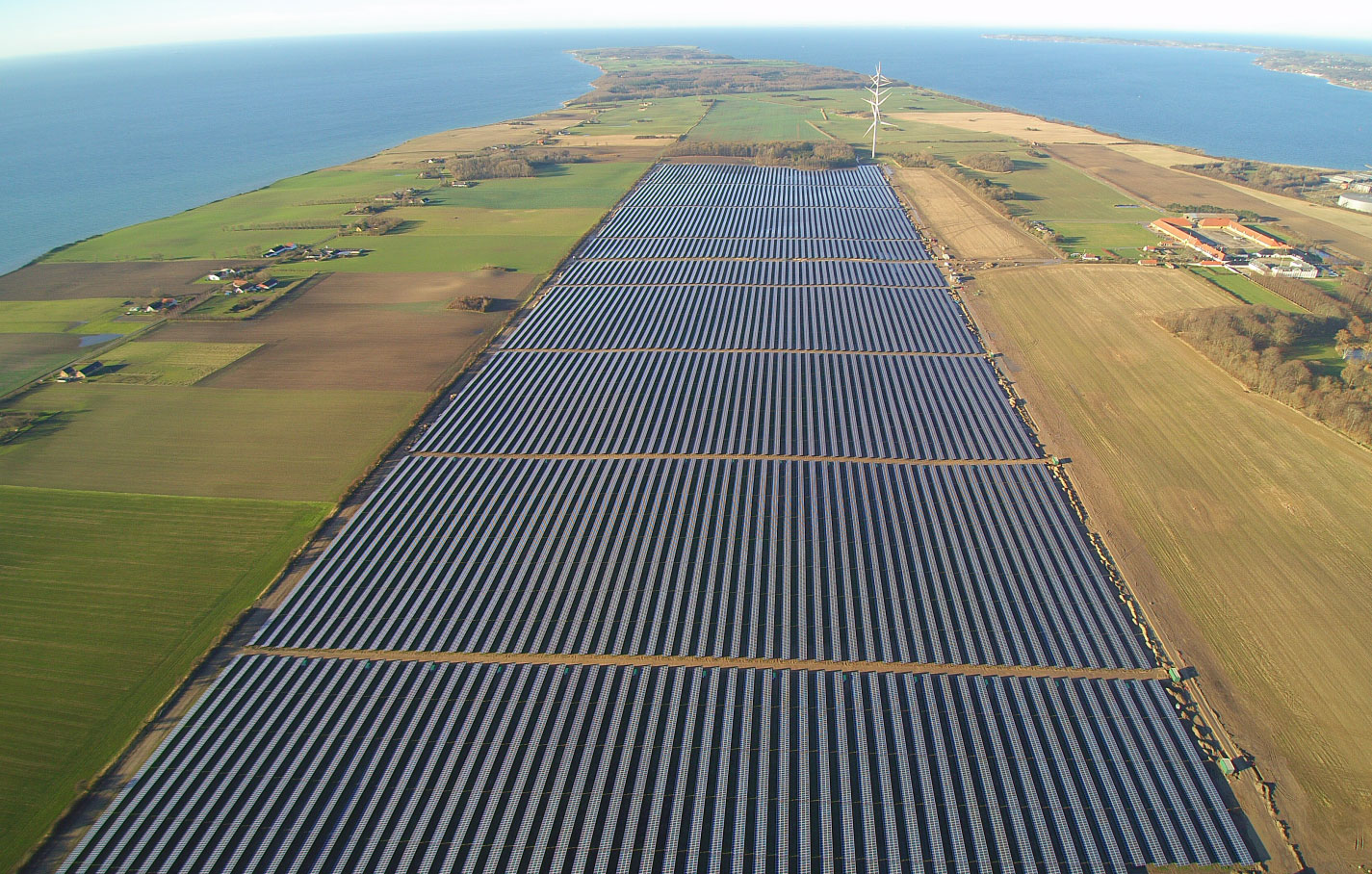 WIRSOL und Landesbank Baden-Württemberg schließen Finanzierung des größten Solarparks Skandinaviens ab / Pressebild