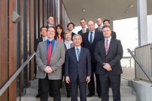 Vertreter des DBFZ, der Stadt Leipzig sowie des japanischen Forschungsinstitutes FFPRI anlässlich der Kooperationsvereinbarung am DBFZ / Foto: Paul Trainer, DBFZ