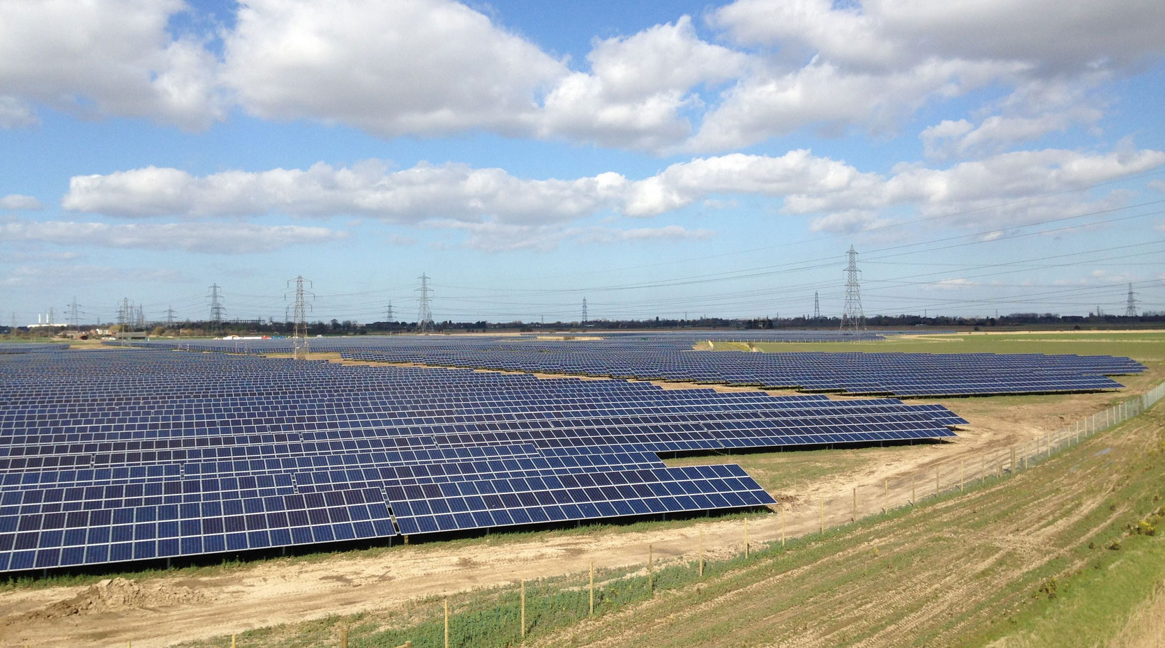 BayWa r.e. nimmt sechs Solarparks in Großbritannien in Betrieb / Pressebild