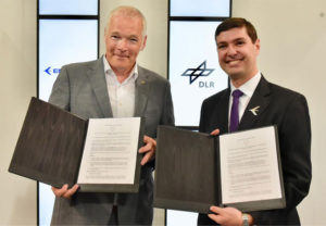 DLR und Embraer vereinbaren Zusammenarbeit in der Luftfahrtforschung