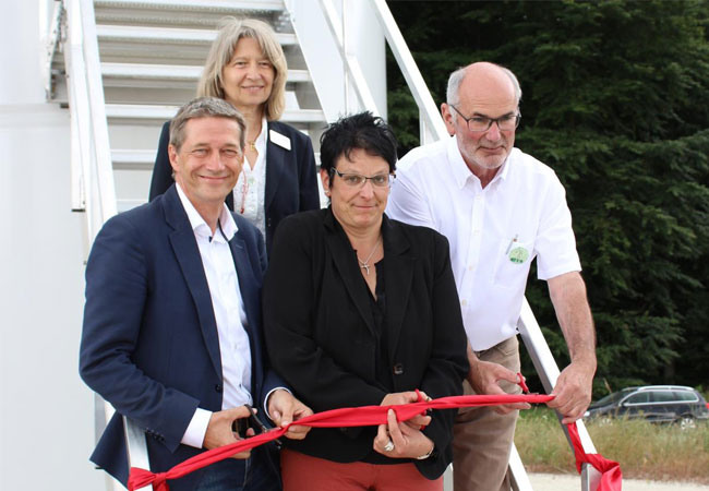 Von links: Jörg Röver (Geschäftsführung Schöller Wind GmbH), Urta Steinhäuser (Geschäftsleitung ABO Wind AG), Iris Hornberg (Bürgermeisterin Merschbach), Egon Adams (Bürgermeister Horath).