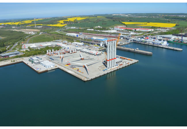 Pressebild: Luftaufnahme des Offshore-Terminals am Mukran Port. Bildquelle: Mukran Port.