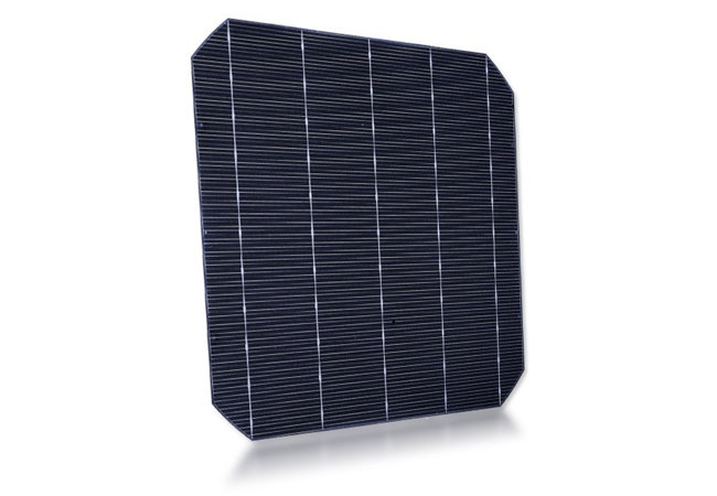 Pressebild: Im Forschungsprojekt SIMPLEX ist es gelungen, den Produktionsprozess von hocheffizienten PERC-Solarzellen zu verbessern. Quelle: solarstromforschung.de