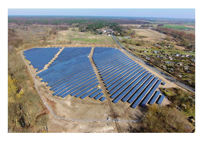 Pressebild: Investoren können sich schon ab 250 Euro an der Bestandsanlage Solarpark „Rathenow“ und erhalten profitable Renditen von geplanten 4 %