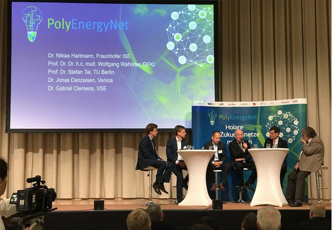 Pressebild: DFKI-Chef Prof. Wahlster bei der PolyEnergyNet-Abschlussveranstaltung, Saarlouis 31.8.2017