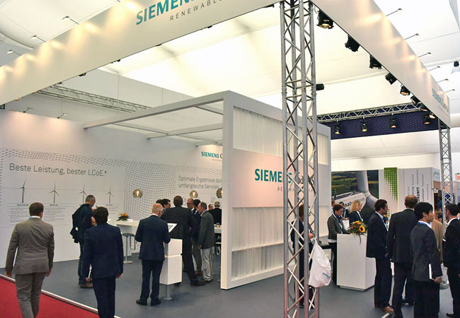 Siemens-Gamesa Messestand auf der HUSUM Wind / Foto: HB