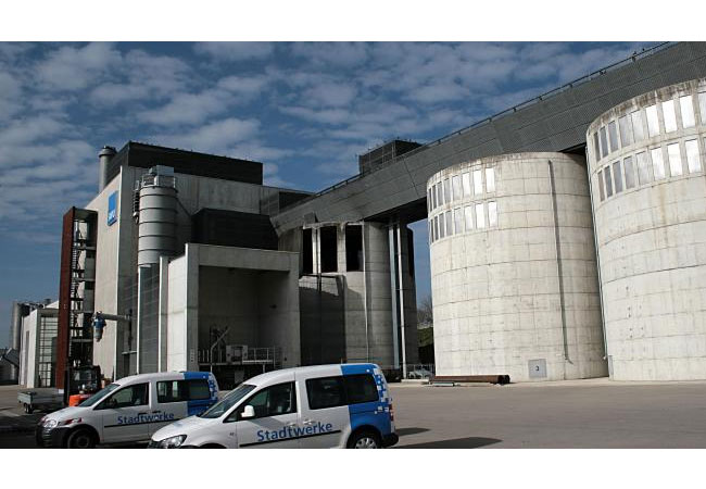 Pressebild: Die Anlage verfüge über eine Leistung von knapp fünf MW elektrisch und 6,4 MW thermisch. (Foto: SWU Stadtwerke Ulm/Neu-Ulm GmbH)