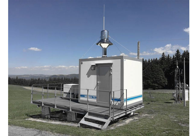 Pressebild: Luftstaubsammler an der BfS-Messstation Schauinsland