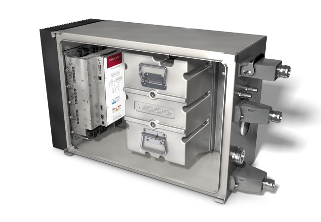 Pressebild: Moog Pitchsystem 3: Achsbox mit Pitch-Servoregler 3 und Pitch Capacitor Modul. (Foto Moog, MGPR1703)