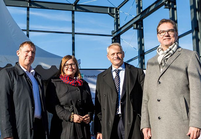 Pressebild: Von Links: Prof. Dr.-Ing. Andreas Reuter, Katharina Fegebank, Martin Görge, Arne Dornquast (Foto: Fraunhofer IWES / Pascal Hancz)