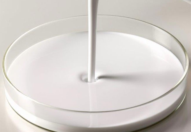 Pressebild: Die innovative Beschichtung verbessert die Waferausbeute um 3 % und die Zelleffizienz um 0,05 %.