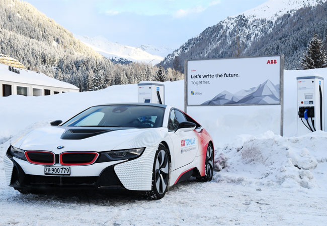 Pressebild: ABB und Davos ebnen den Weg für nachhaltige Verkehrskonzepte mit innovativen Elektromobilitätslösungen