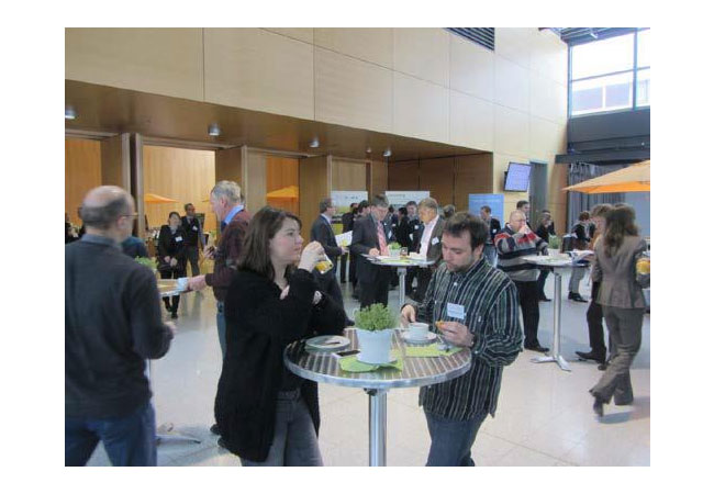 Pressebild: Networking beim Kongress Energieautonome Kommunen im Konferenzbereich der Messe Freiburg im Rahmen der GETEC / © 2018 Solar Promotion GmbH
