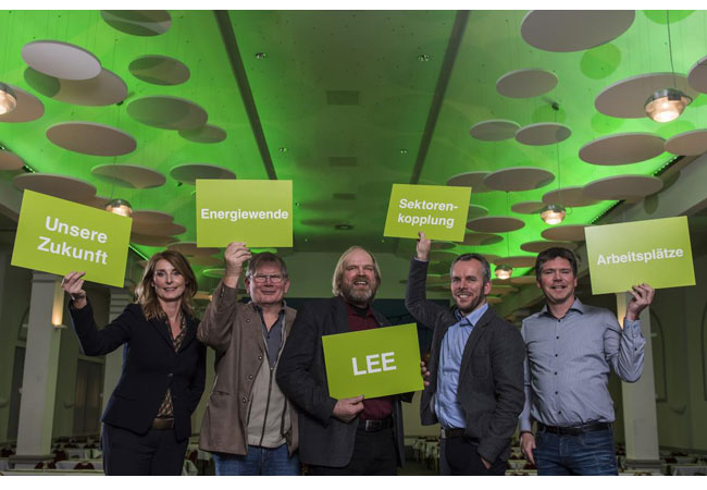 Pressebild: Bildunterschrift: Gemeinsam für die Energiewende in Schleswig-Holstein (v.l.n.r.) Petra Zahnen (WKN AG), Hans-Ulrich Martensen (Fachverband Biogas), Reinhard Christiansen (BWE SH), Ove Petersen (watt 2.0 e.V.), Markus Andresen (GP JOULE GmbH)