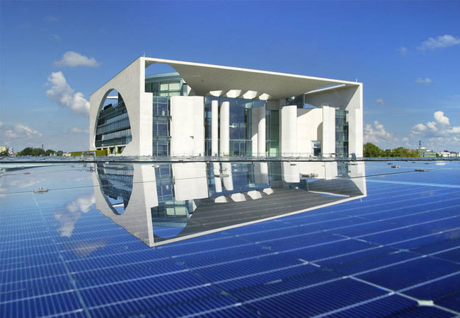 Pressebild: Solarenergie im Koalitionsvertrag: Licht und Schatten / BSW-Solar