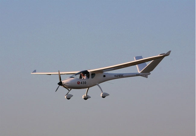Pressebild: Yuneec E430. / Drohnenhersteller Yuneec lässt erstes zweisitziges Elektromotorflugzeug in Europa zu / Quellenangabe: Yuneec Europe GmbH