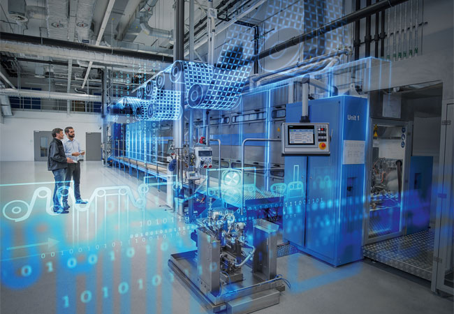 Pressebild: Siemens unterstützt die effiziente Großserienfertigung von Batterien mit einem umfassenden Lösungsportfolio aus Software-basierten Systemen sowie Automatisierungs- und Antriebstechnik entlang der gesamten Wertschöpfungskette. Das Siemens-Portfolio von der Fertigungsplanungs- und Konstruktionssoftware bis hin zur Automatisierungs- und Antriebstechnologie, einschließlich industrieller Kommunikationsnetze und Cloud-Lösungen, trägt dazu bei, die gesamte Batterieherstellung in jedem Schritt zu optimieren und damit die Wettbewerbsfähigkeit von Batteriefertigungen zu verbessern.