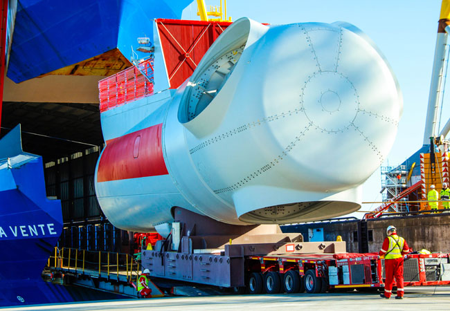 Pressebild: Ro/Ro-Beladung in Cuxhaven: Siemens Gamesa schickt Maschinenhäuser mit innovativer Logistik auf den Weg