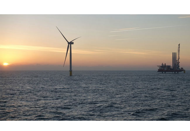 Pressebild: Sunrise as Galloper final turbines are installed