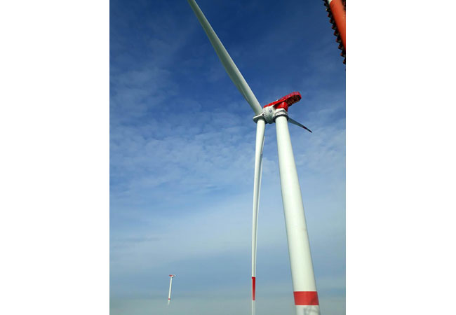 Pressebild: Erste GE HaliadeTM 150-6MW im Offshore-Windpark Merkur installiert