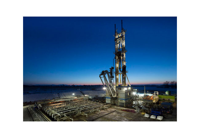Pressebild: Die Bohrarbeiten werden mit der Innova Rig durchgeführt. - Foto: H. Angers Söhne