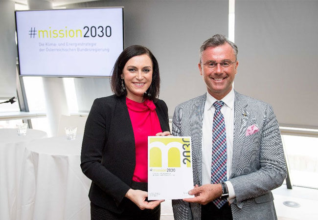 Pressebild: Bundesministerin Köstinger und Bundesminister Hofer präsentieren die "#mission2030" Klima- und Energiestrategie. / Quelle: BMLFUW / Fotograf/Fotografin: Paul Gruber