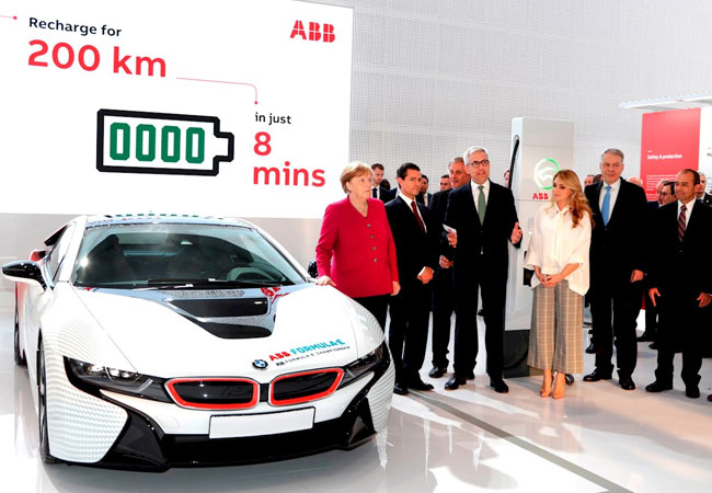 Pressebild: Bundeskanzlerin Angela Merkel, Mexicos Präsident Enrique Peña Nieto, ABB CEO Ulrich Spiesshofer